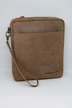 Load image into Gallery viewer, 4th Generation 4 Pipe Leather Bag Hunter Brown
