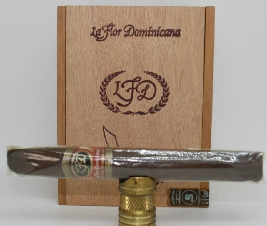 La Flor Dominicana Air Bender Maduro Chisel