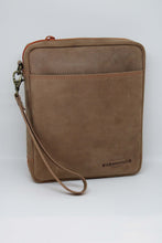 Load image into Gallery viewer, 4th Generation 4 Pipe Leather Bag Hunter Brown
