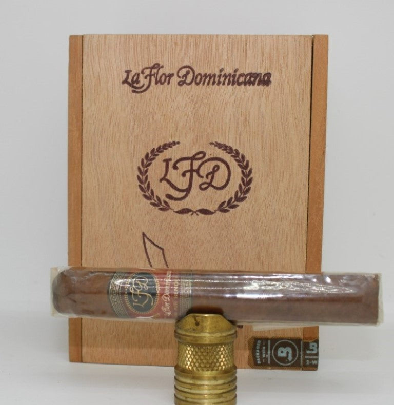 La Flor Dominicana Air Bender Matatan